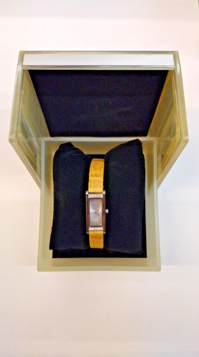 Vogue - Stunning British ladies watch yellow strap (model VOG069)